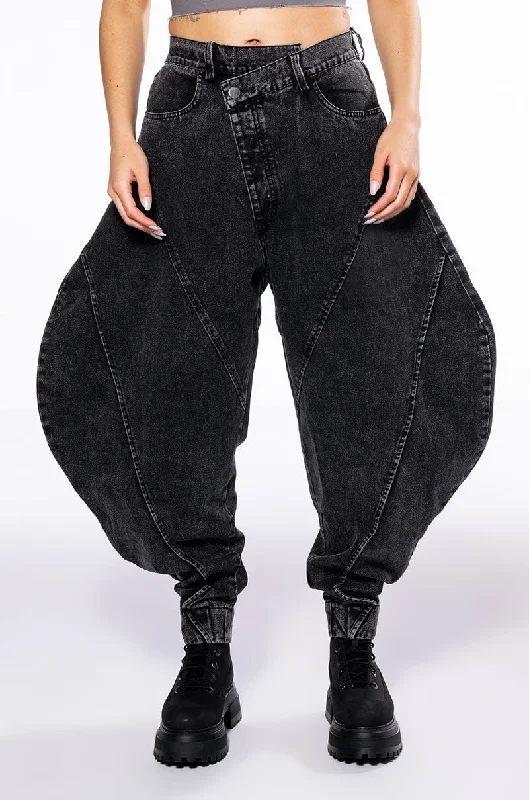 Women's Straight-Leg PantsNEW YOU ABSTRACT VOLUME DENIM PANT